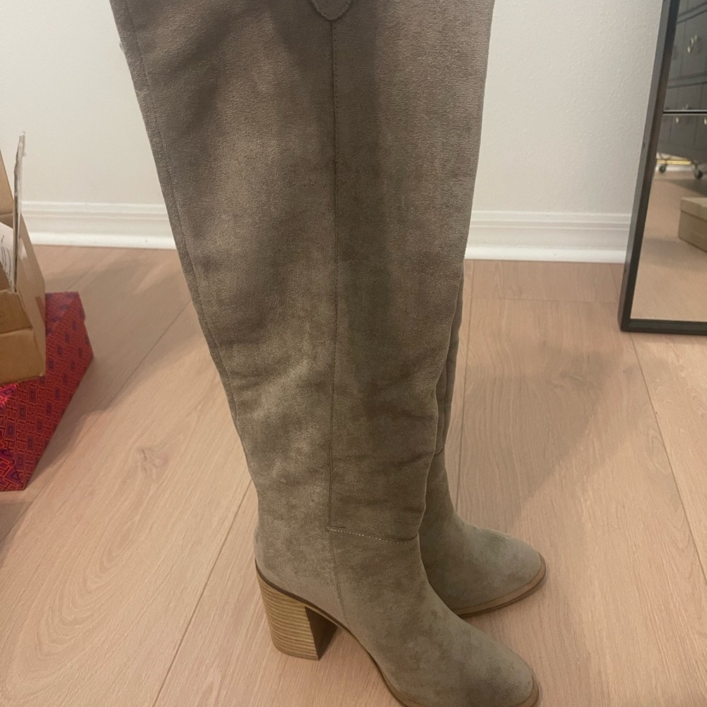 Suede Knee-High Boots - Tan